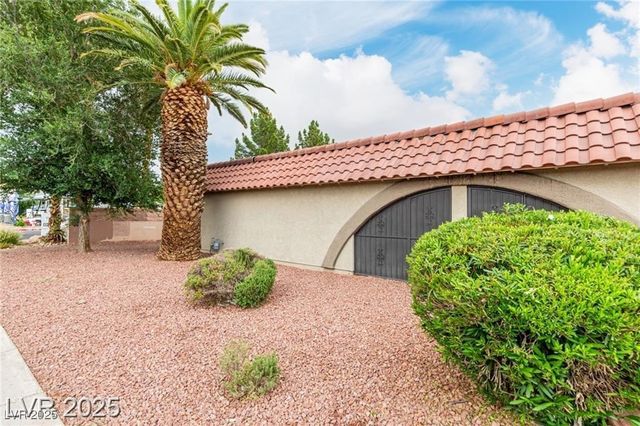 848 Hedge Way 5, Las Vegas, NV 89110