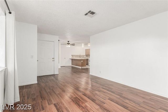 848 Hedge Way 5, Las Vegas, NV 89110