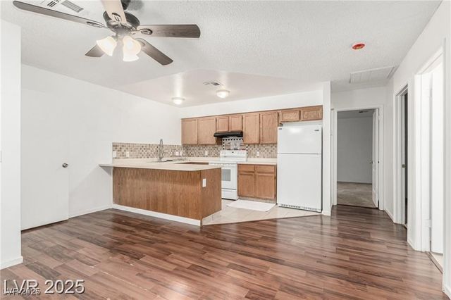 848 Hedge Way 5, Las Vegas, NV 89110