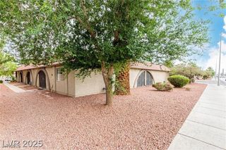 848 Hedge Way 5, Las Vegas, NV 89110