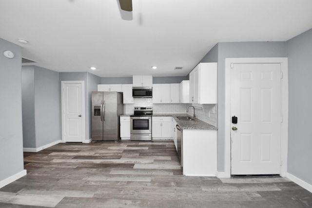 618 Maple Way A, Houston, TX 77015