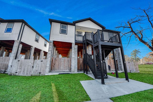 618 Maple Way A, Houston, TX 77015