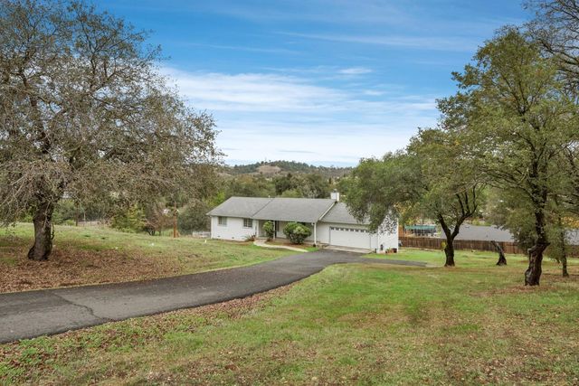 2212 Clair Ct, Valley Springs, CA 95252