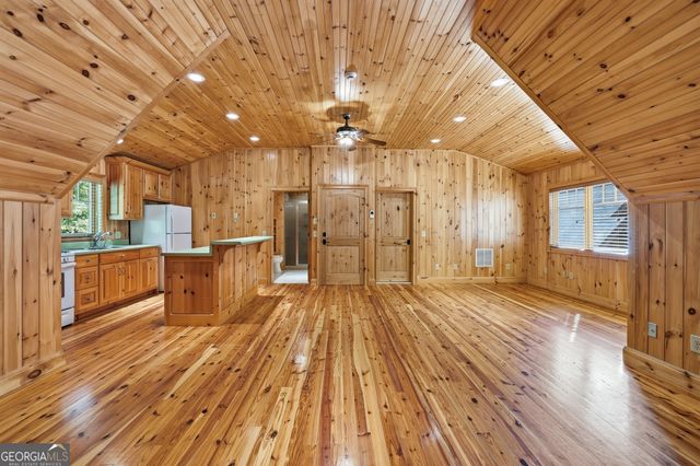 95 Marshall Lane, Tiger, GA 30576