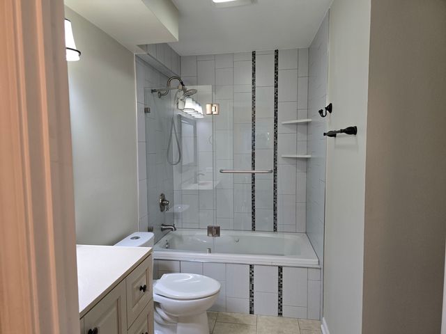 836 E OLD WILLOW Road 109, Prospect Heights, IL 60070