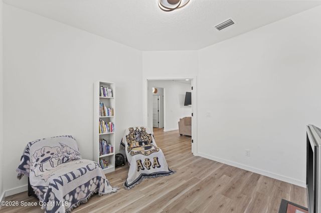790 Haryestor Avenue SW, Palm Bay, FL 32908