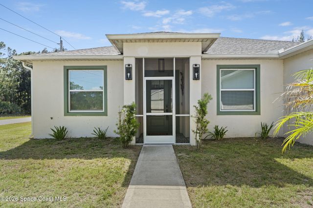 790 Haryestor Avenue SW, Palm Bay, FL 32908