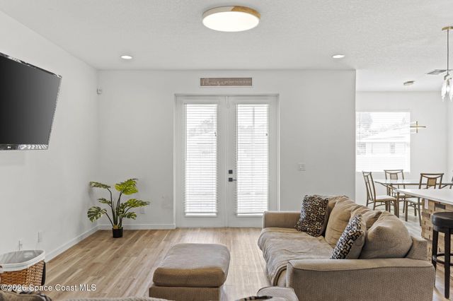 790 Haryestor Avenue SW, Palm Bay, FL 32908
