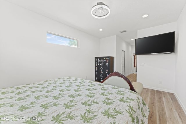 790 Haryestor Avenue SW, Palm Bay, FL 32908