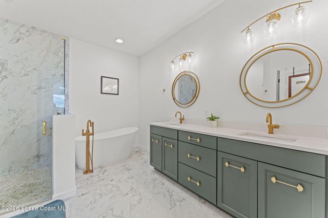 790 Haryestor Avenue SW, Palm Bay, FL 32908