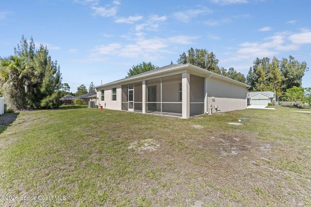 790 Haryestor Avenue SW, Palm Bay, FL 32908