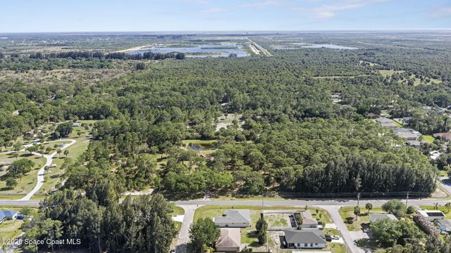 790 Haryestor Avenue SW, Palm Bay, FL 32908