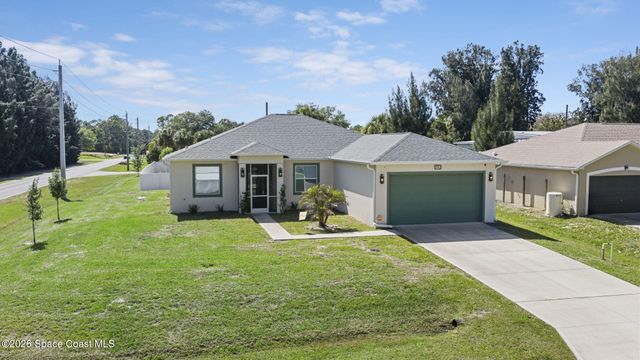 790 Haryestor Avenue SW, Palm Bay, FL 32908