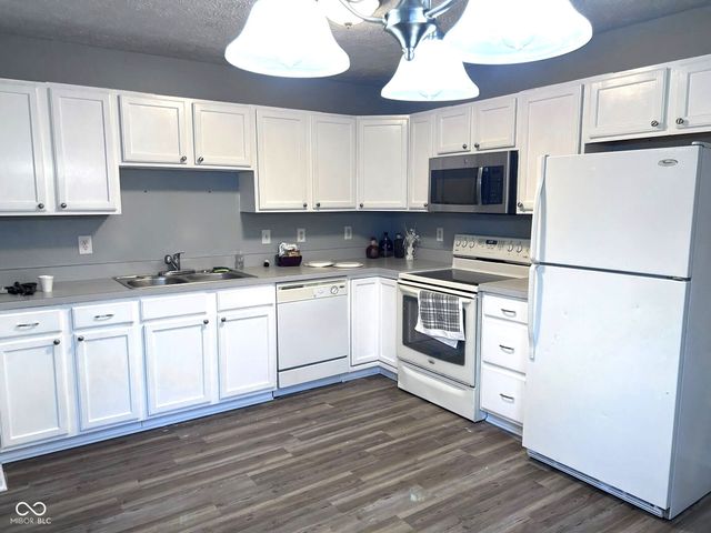 4195 Knollwood Court, Franklin, IN 46131