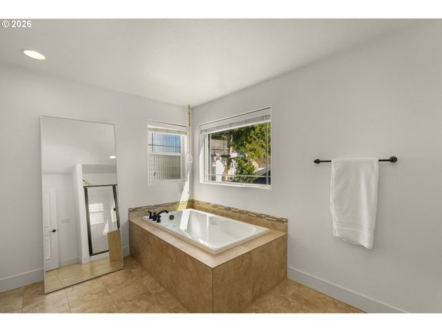 10060 Sw FOXTROT Ter, Beaverton, OR 97008