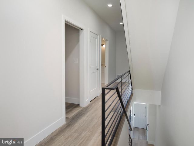 303 FOUNTAIN ST, Philadelphia, PA 19128