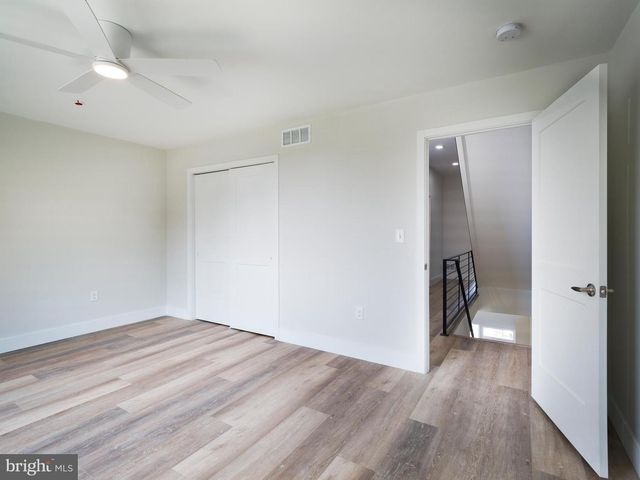 303 FOUNTAIN ST, Philadelphia, PA 19128