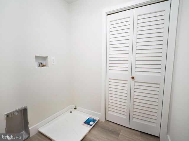 303 FOUNTAIN ST, Philadelphia, PA 19128