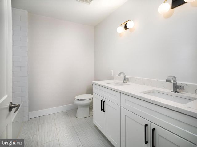 303 FOUNTAIN ST, Philadelphia, PA 19128