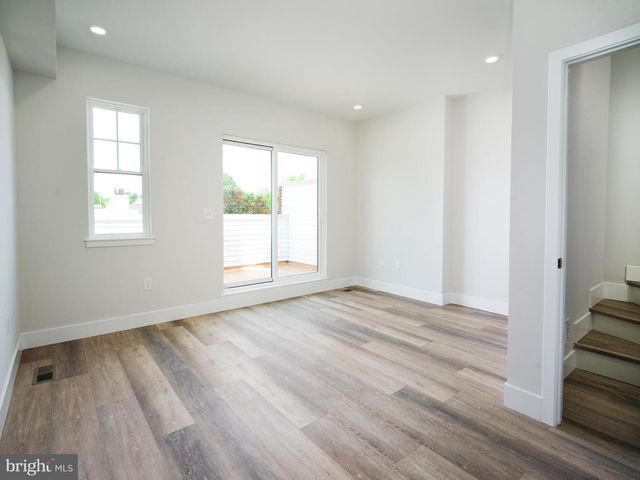 303 FOUNTAIN ST, Philadelphia, PA 19128