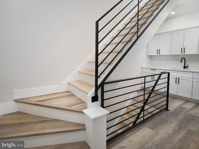 303 FOUNTAIN ST, Philadelphia, PA 19128