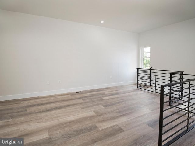 303 FOUNTAIN ST, Philadelphia, PA 19128