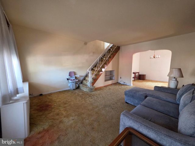 333 SANGER ST E, Philadelphia, PA 19120