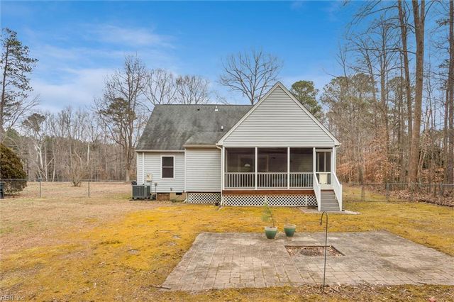 5212 Hickory Fork RD, Gloucester, VA 23061