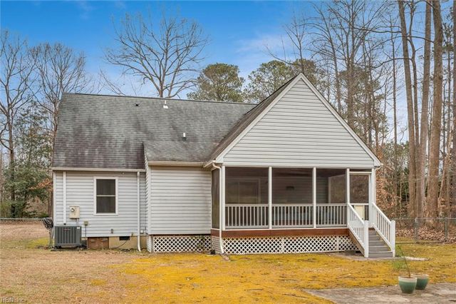 5212 Hickory Fork RD, Gloucester, VA 23061