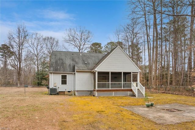 5212 Hickory Fork RD, Gloucester, VA 23061