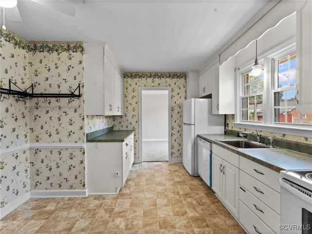 3301 Warsaw Ave, Hopewell, VA 23860