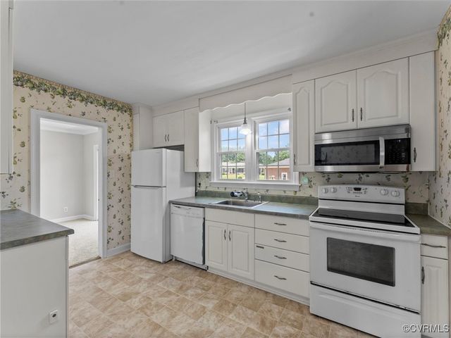 3301 Warsaw Ave, Hopewell, VA 23860