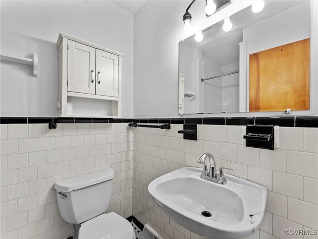 3301 Warsaw Ave, Hopewell, VA 23860