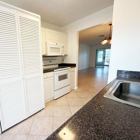 13745 Flora Place, Unit C, Delray Beach, FL 33484