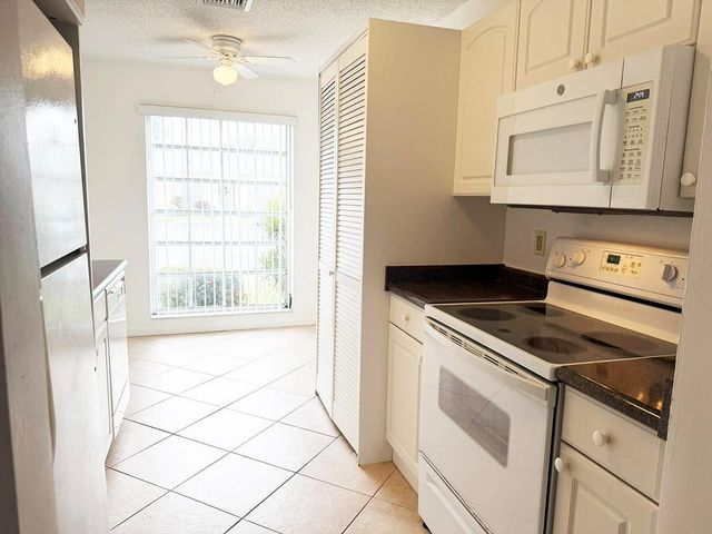 13745 Flora Place, Unit C, Delray Beach, FL 33484