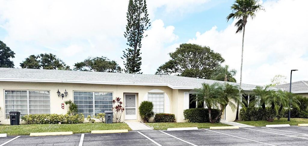 13745 Flora Place, Unit C, Delray Beach, FL 33484