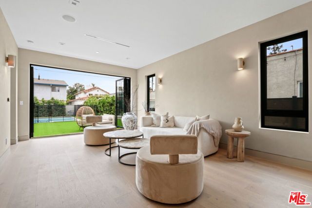 2225 Walnut Avenue, Venice (los Angeles), CA 90291
