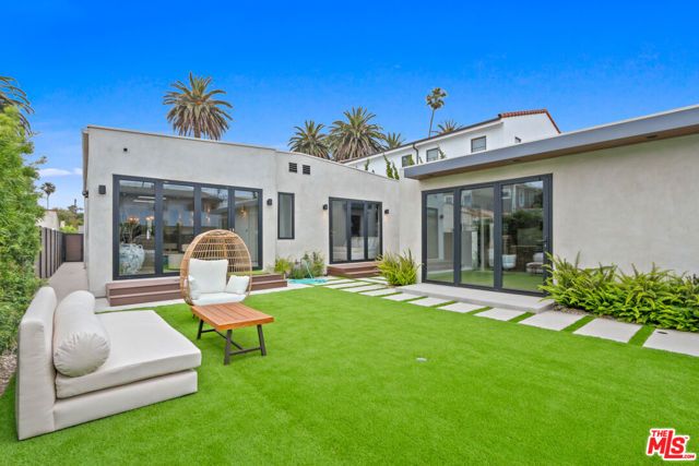 2225 Walnut Avenue, Venice (los Angeles), CA 90291