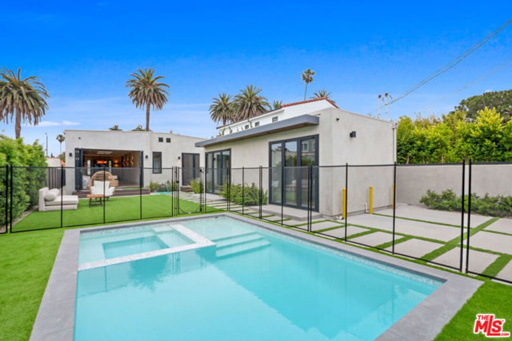 2225 Walnut Avenue, Venice (los Angeles), CA 90291