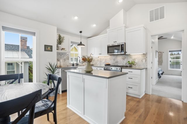 2777 NW High Lakes Loop, Bend, OR 97703