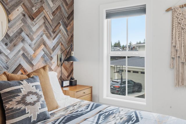 2777 NW High Lakes Loop, Bend, OR 97703