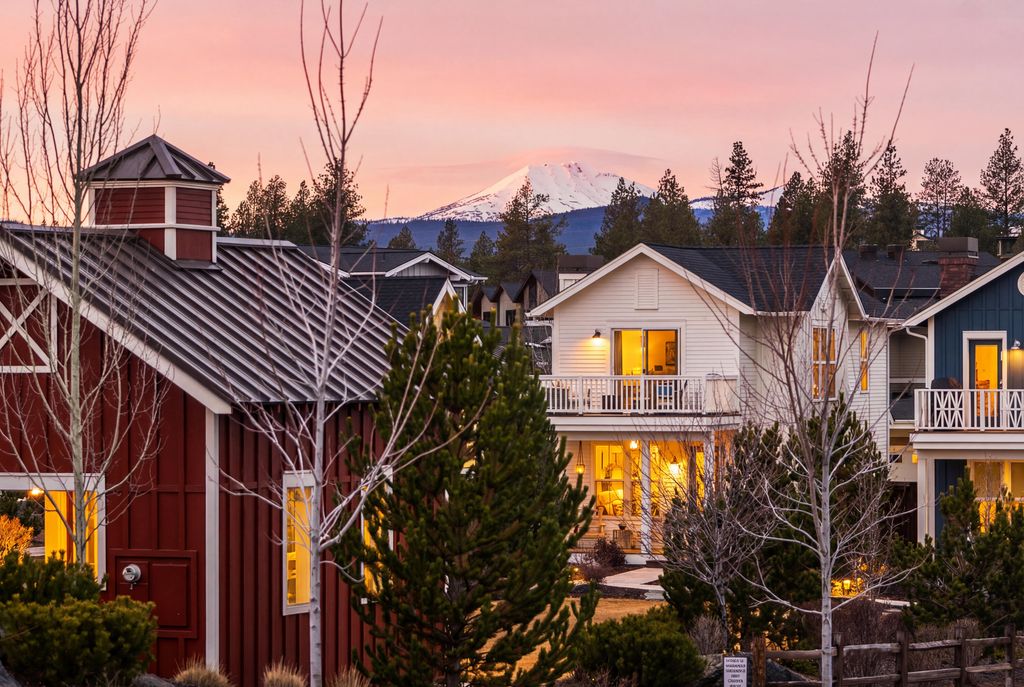 2777 NW High Lakes Loop, Bend, OR 97703