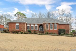 27698 Cricket Lane, Harvest, AL 35749
