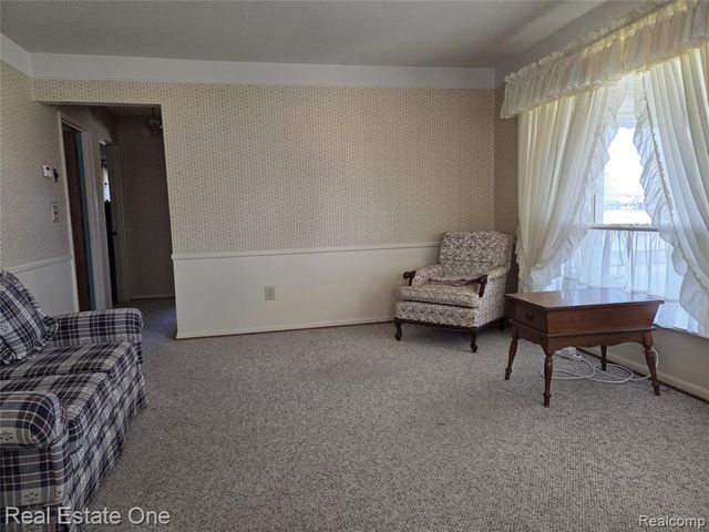 7946 Mckinley Street, Taylor, MI 48180
