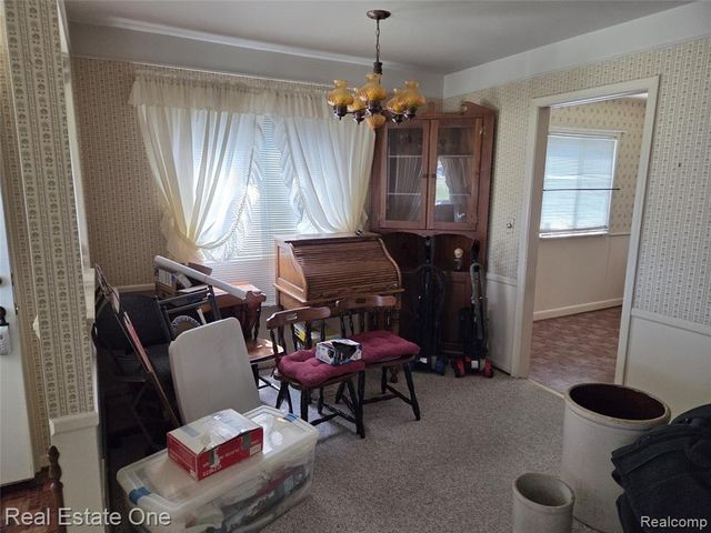 7946 Mckinley Street, Taylor, MI 48180