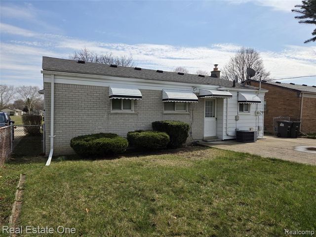 7946 Mckinley Street, Taylor, MI 48180