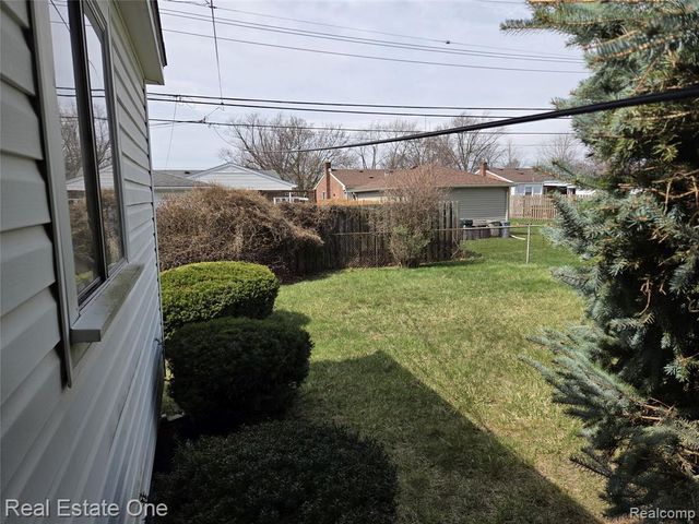 7946 Mckinley Street, Taylor, MI 48180