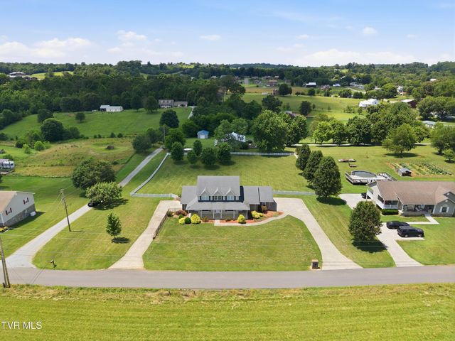 767 Possum Creek Road, Greeneville, TN 37743