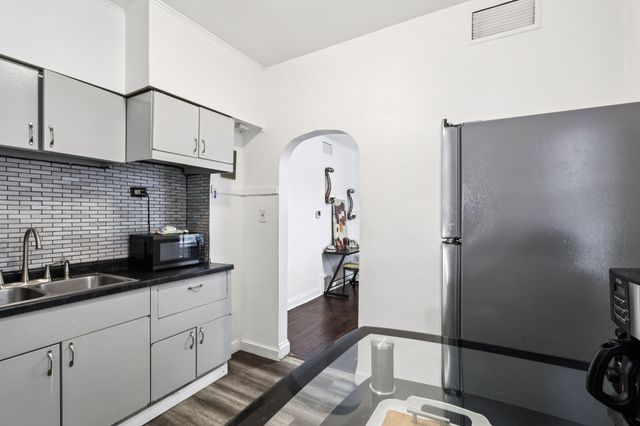 234 W 41st Avenue, Gary, IN 46408