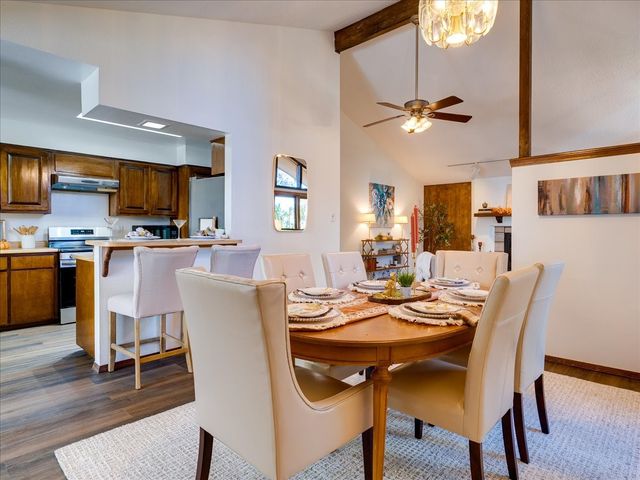 382 Catherine, White Rock, NM 87547